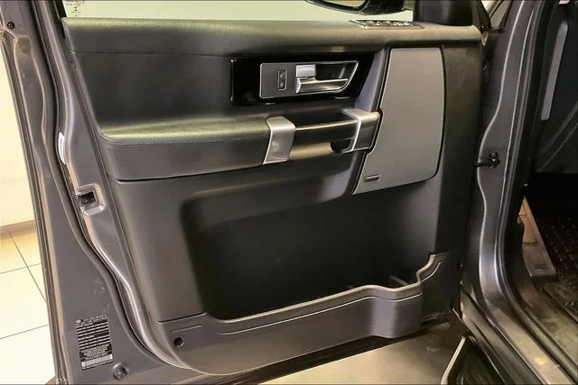 Used 2016 Gray Land Rover HSE image 25