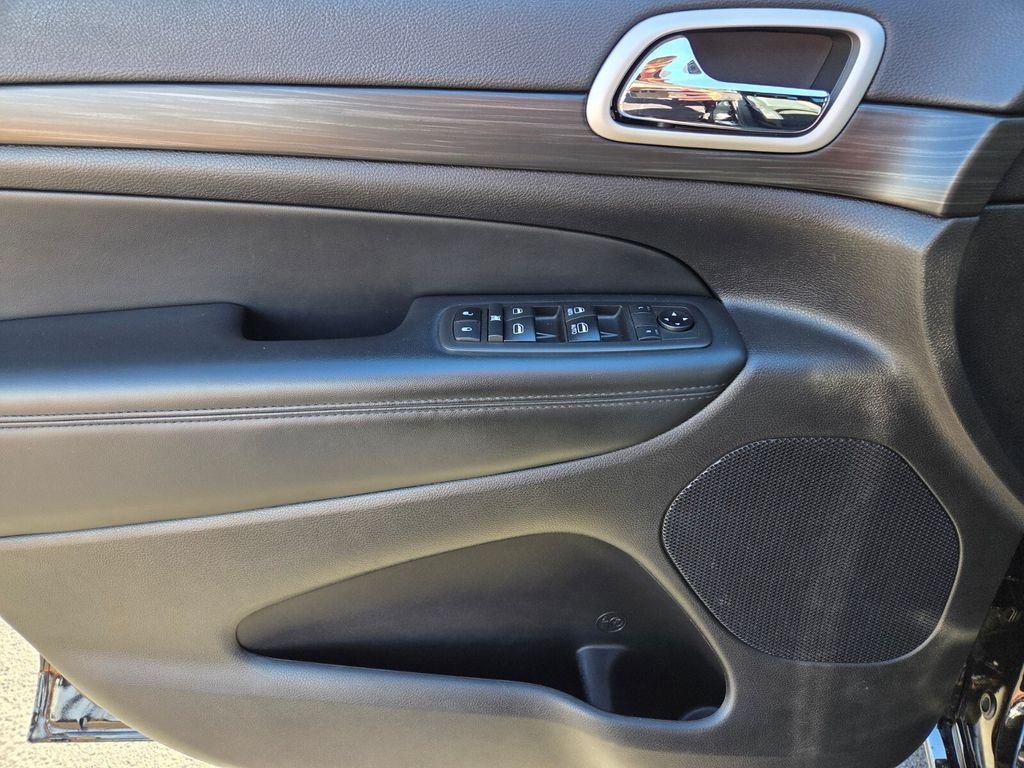 Used 2021 Black Jeep Laredo X image 22