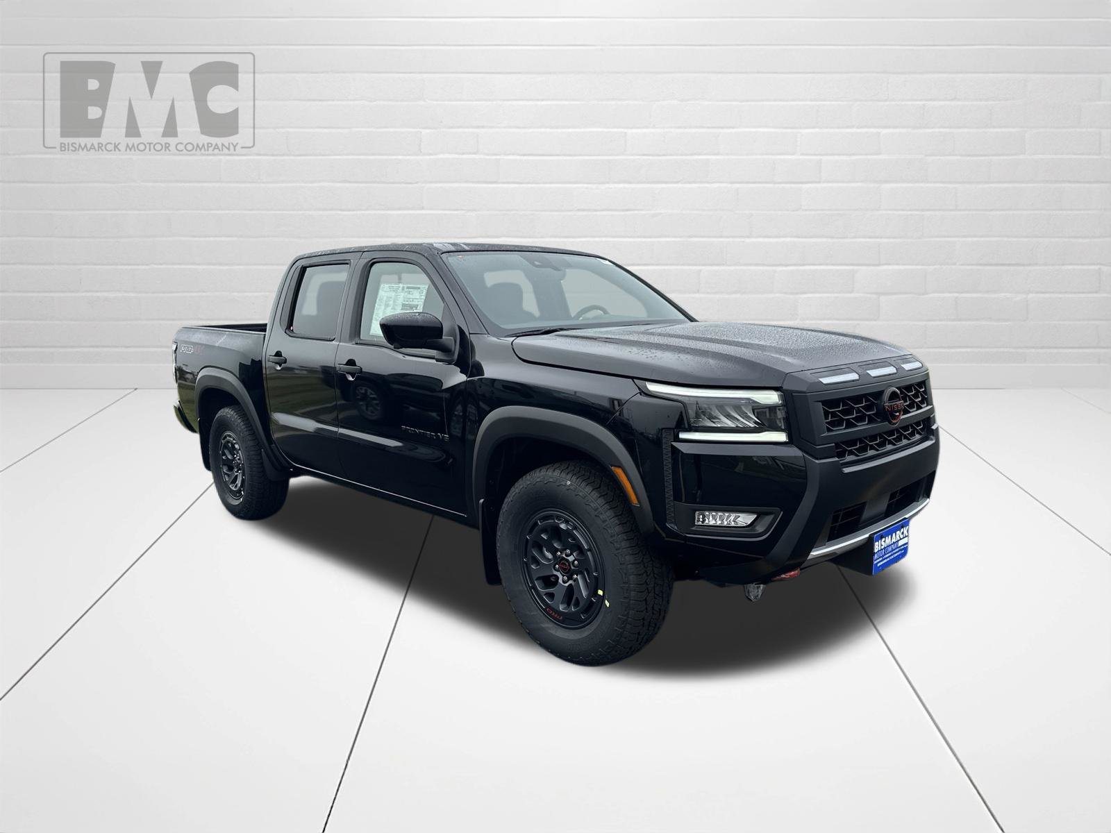 New 2027 Black Nissan PRO-4X image 2