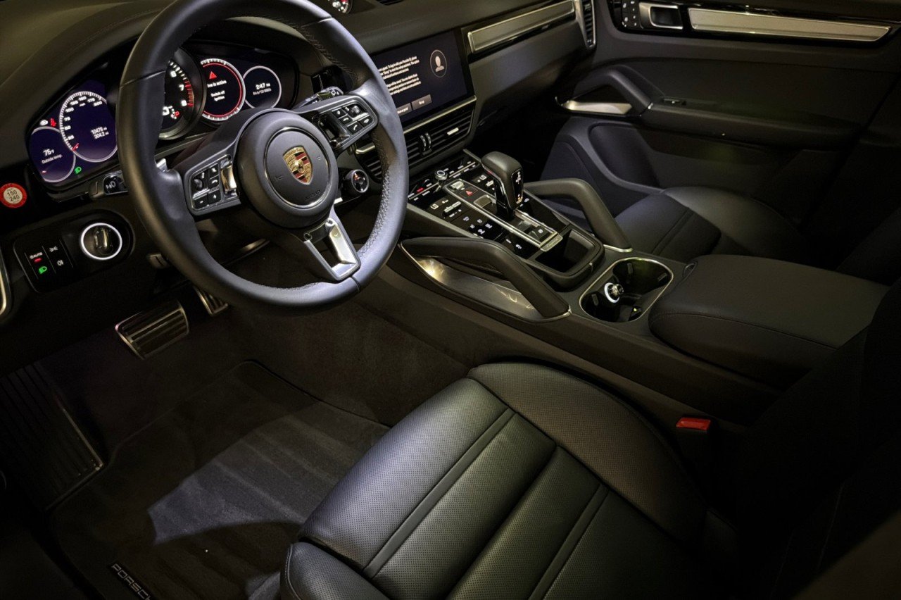 Used 2023 GRAY Porsche Turbo image 9