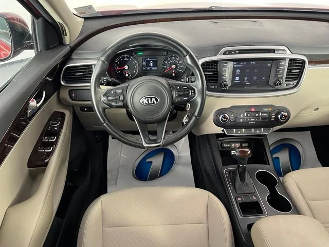 Used 2018 Red Kia LX image 25