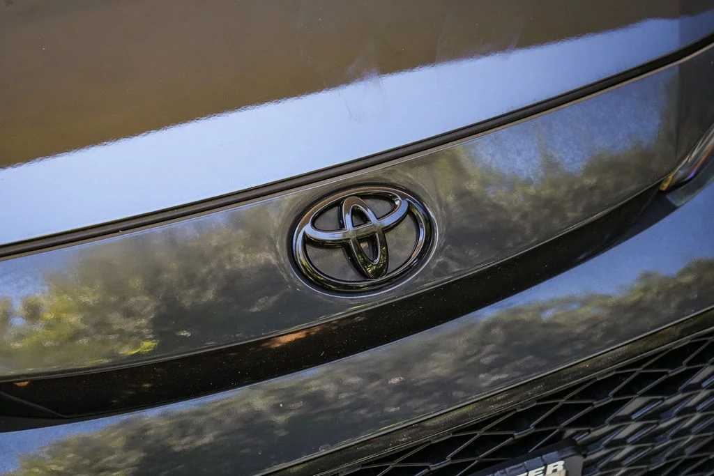 Used 2025 Gray Toyota SE image 9
