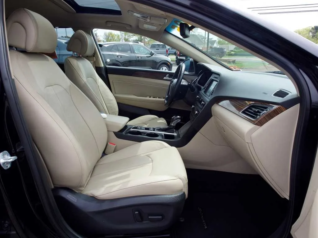 Used 2017 Black Hyundai Limited image 34
