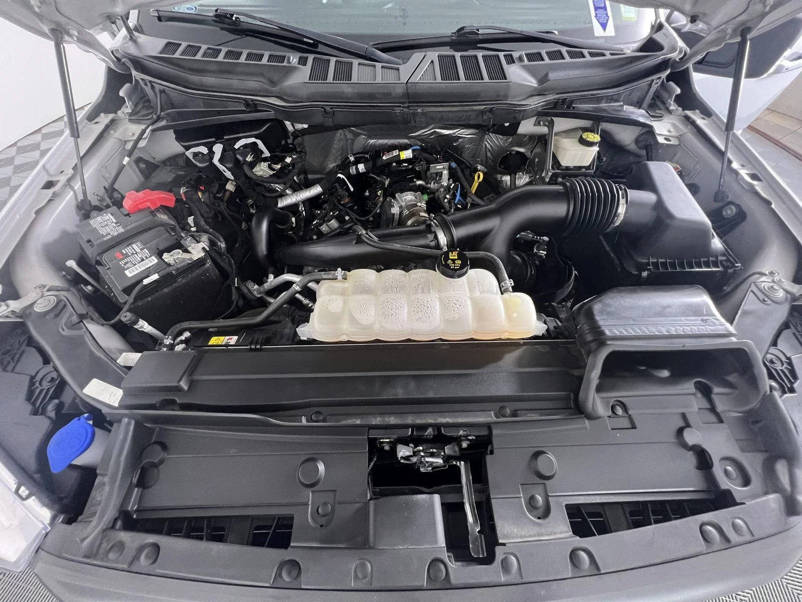 Used 2021 Space White Ford XLT image 20