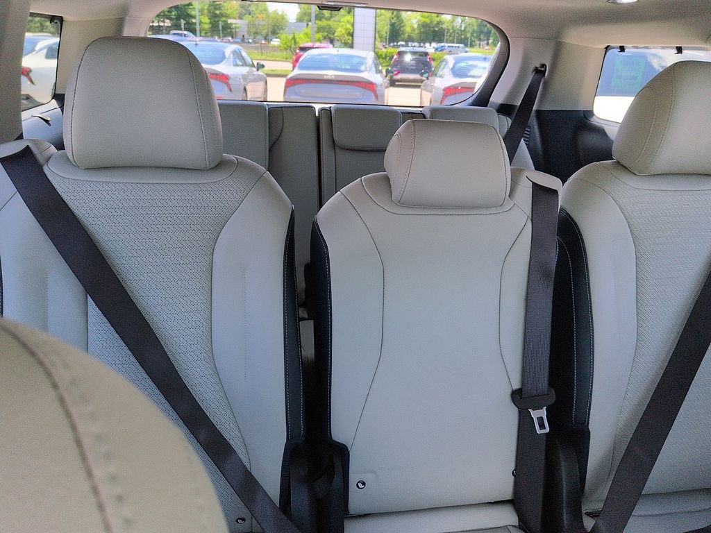 Certified Used 2025 White Kia SX Prestige image 8