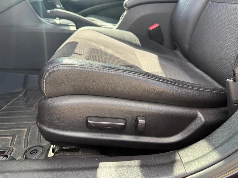 Used 2018  Acura Technology Plus and A-SPEC Packages image 4