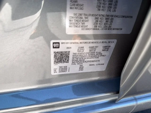 New 2026 Sterling Metallic GMC Elevation image 32