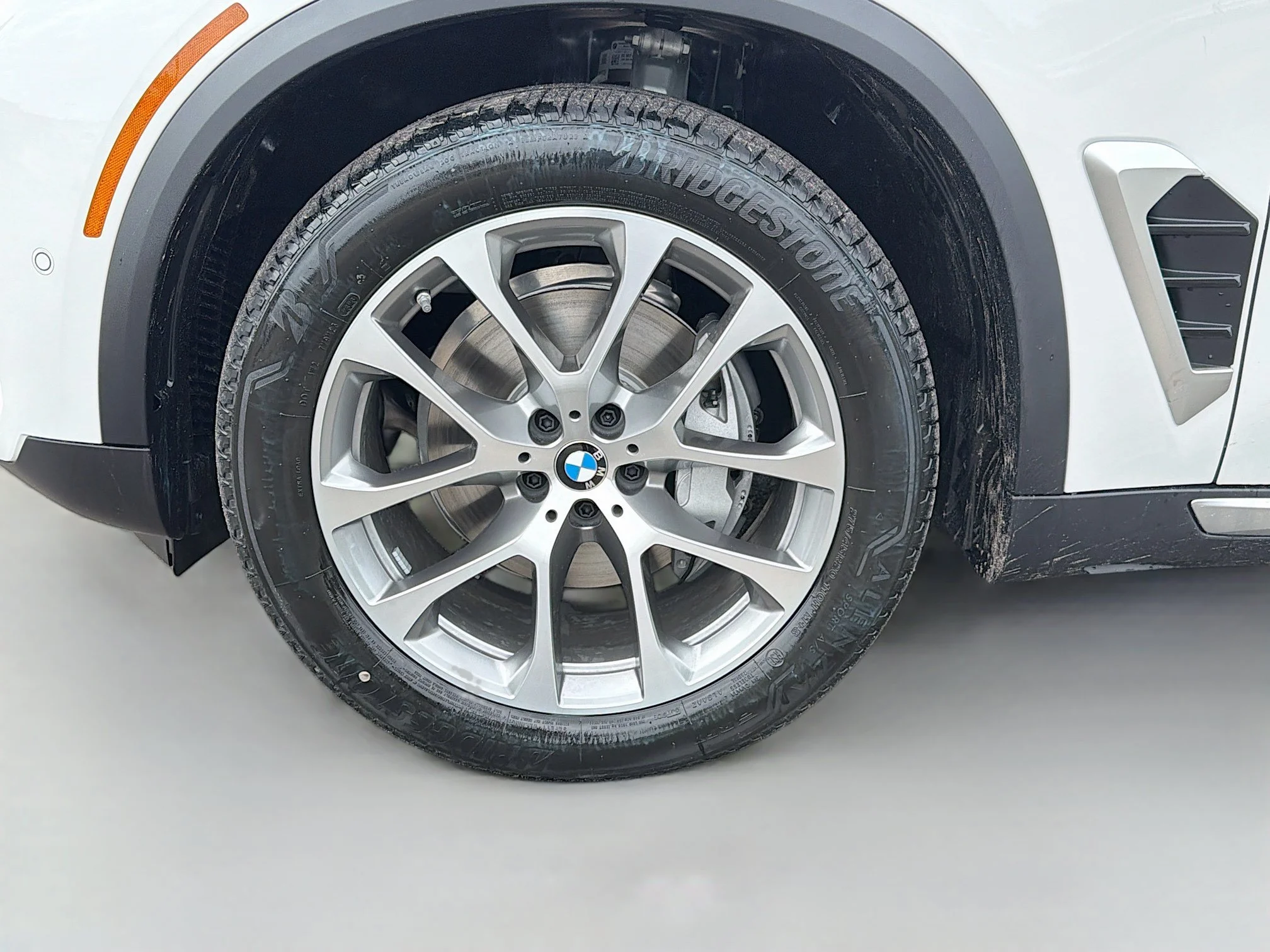 New 2026 Alpine White BMW xDrive40i image 42