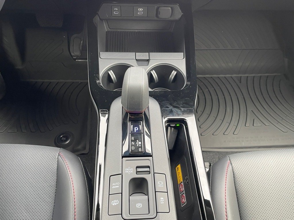 2026 Toyota Prius Plug-in Hybrid XSE - Photo 11