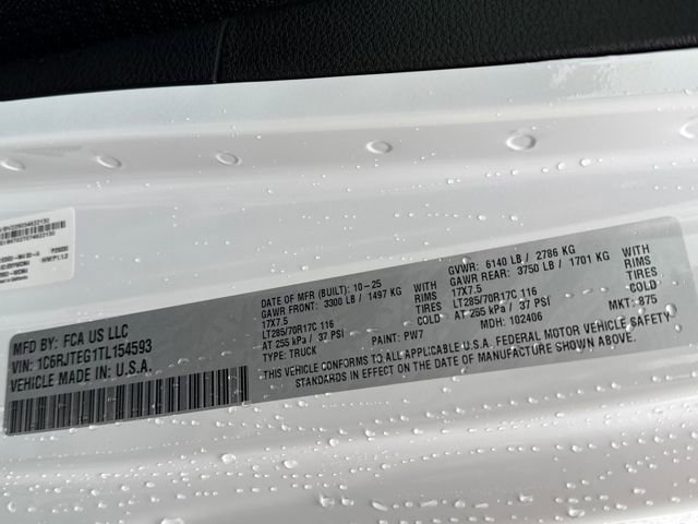 New 2026 Bright White Clear-Coat Exterior Paint Jeep Mojave image 19