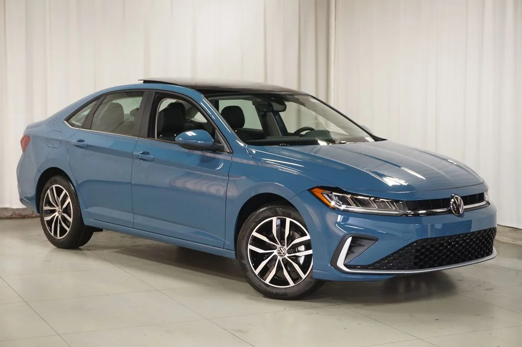 New 2026 Monterey Blue Pearl Volkswagen 1.5T SE image 3