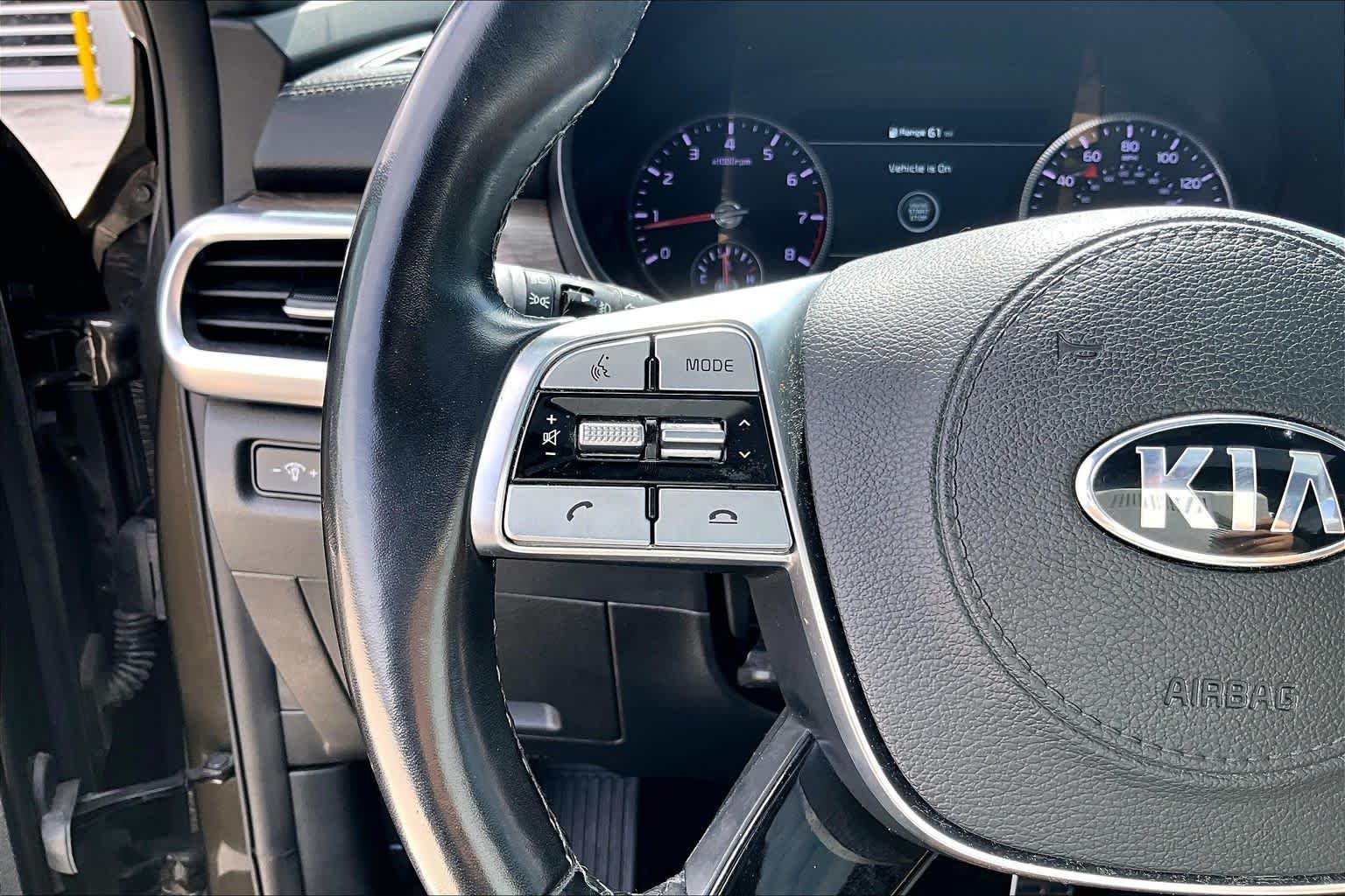 Used 2020 Dark Moss Kia SX image 22