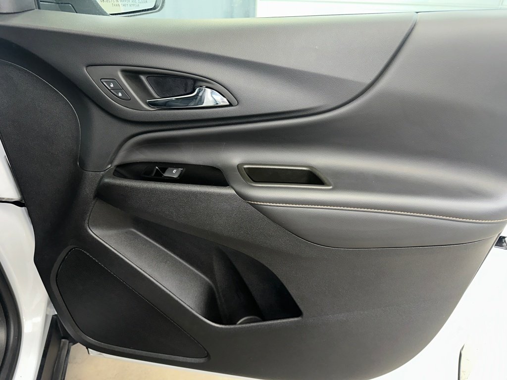Certified Used 2023 Iridescent Pearl Tricoat Chevrolet Premier image 30