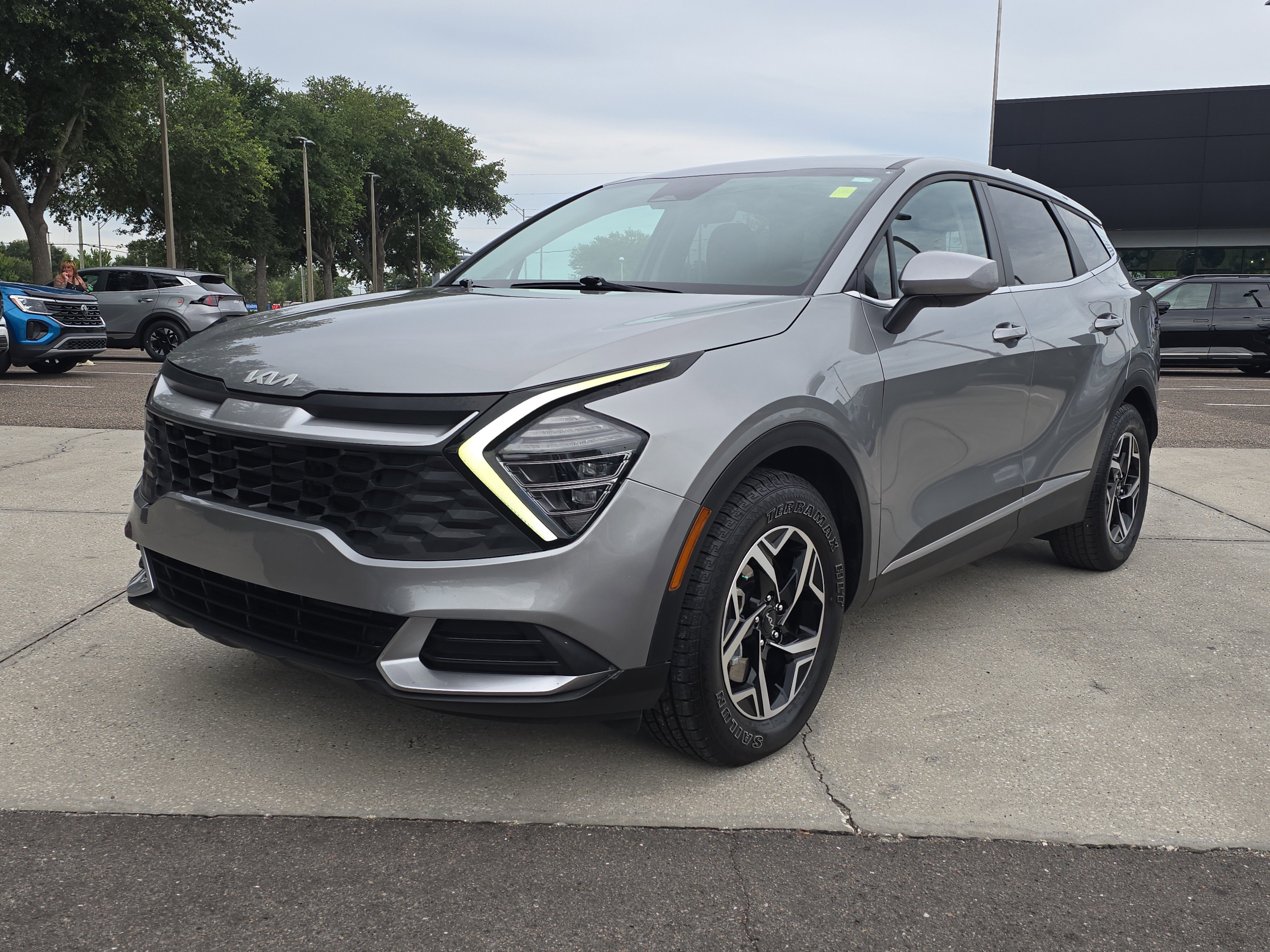 Certified Used 2024 Steel Gray Kia LX image 4