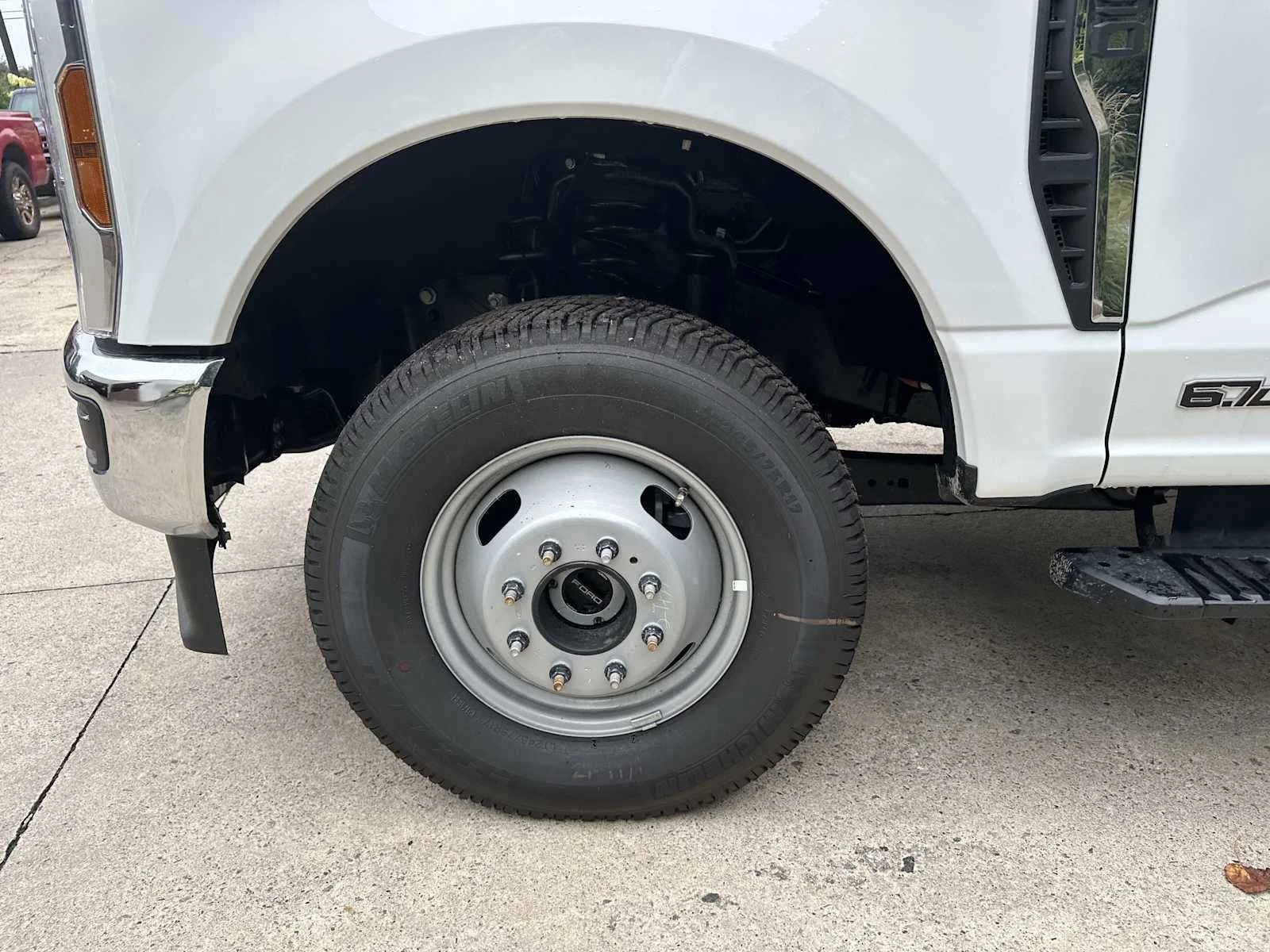 New 2025 Oxford White Ford XL image 12