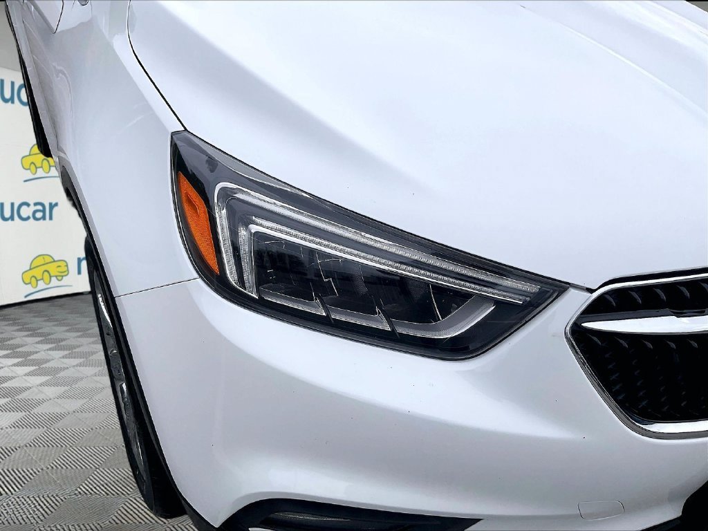 Used 2017 White Buick Essence image 31
