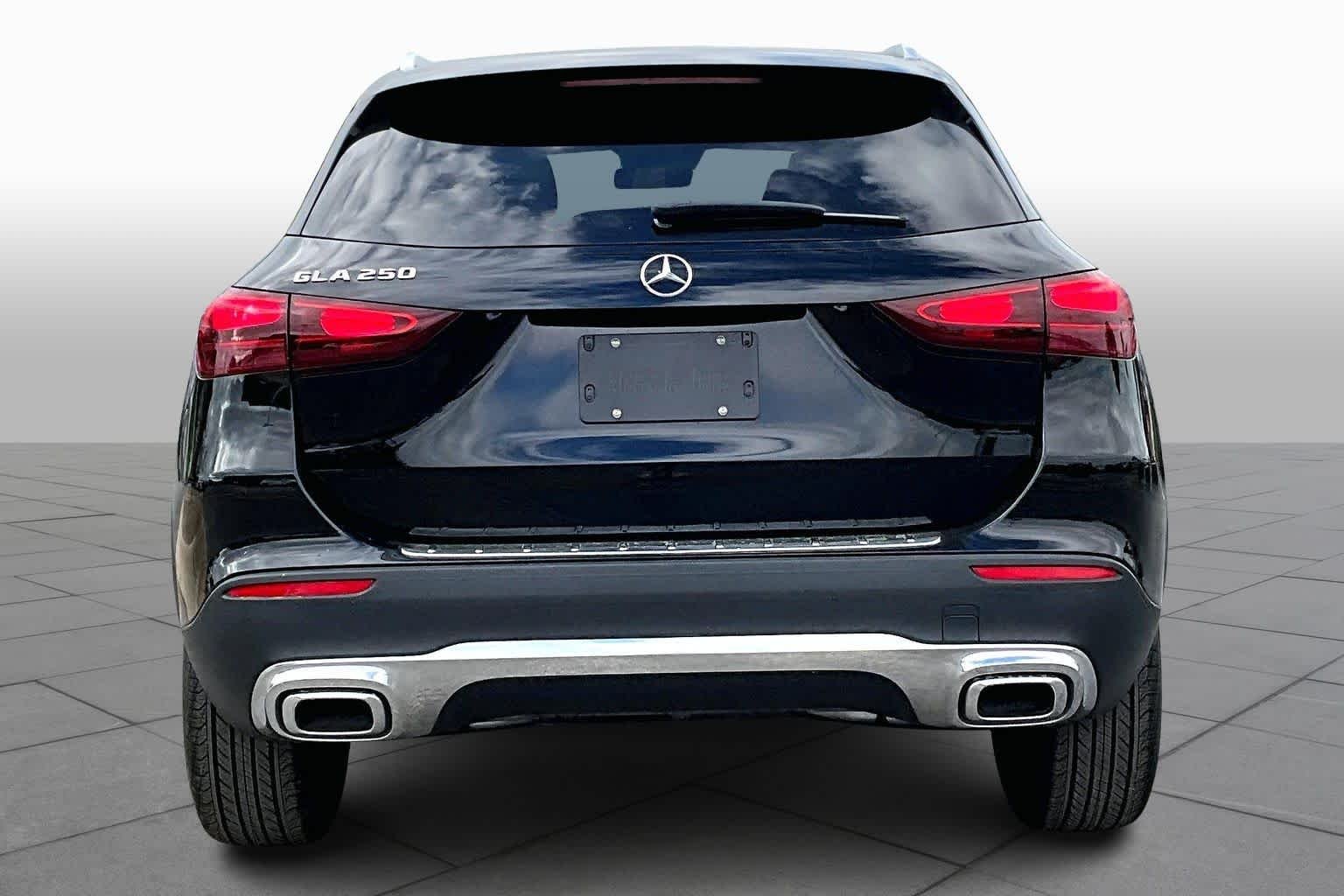 Certified Used 2025 Night Black Mercedes-Benz GLA 250 image 5