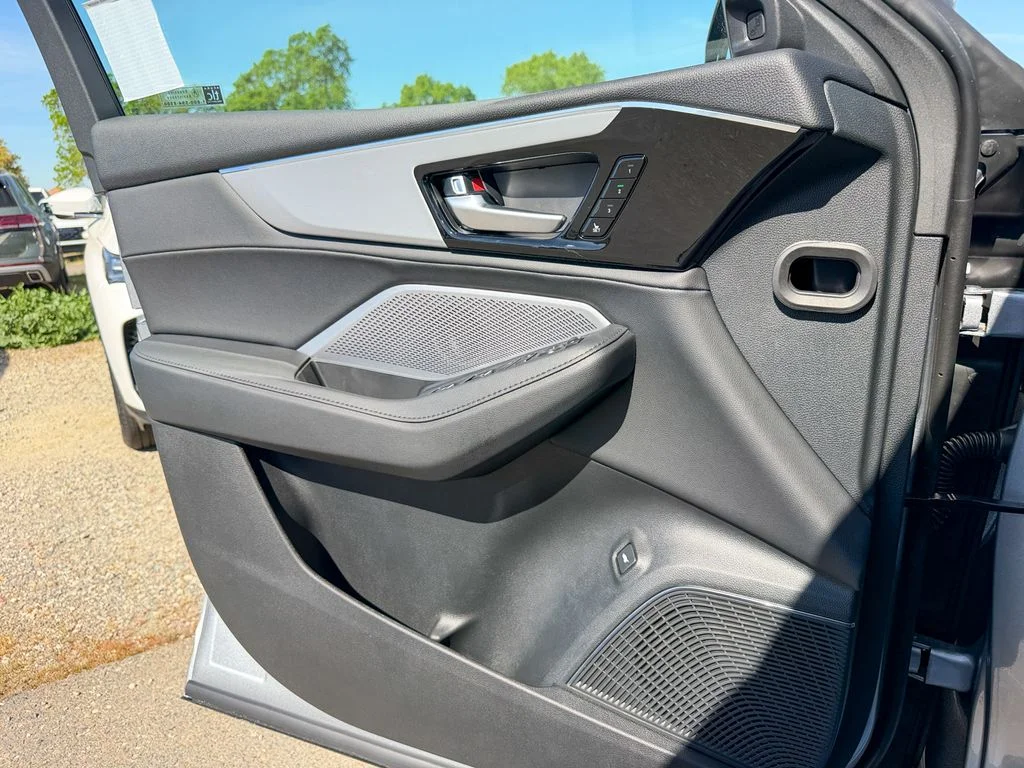 New 2026 Solar Silver Metallic Acura Base image 13