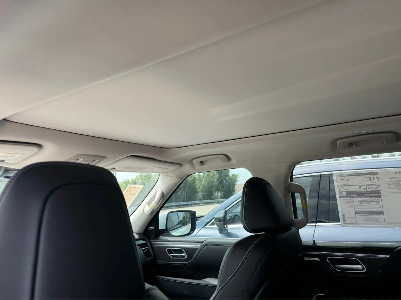 New 2026 RADIANT WHITE INFINITI Luxe 2WD image 18