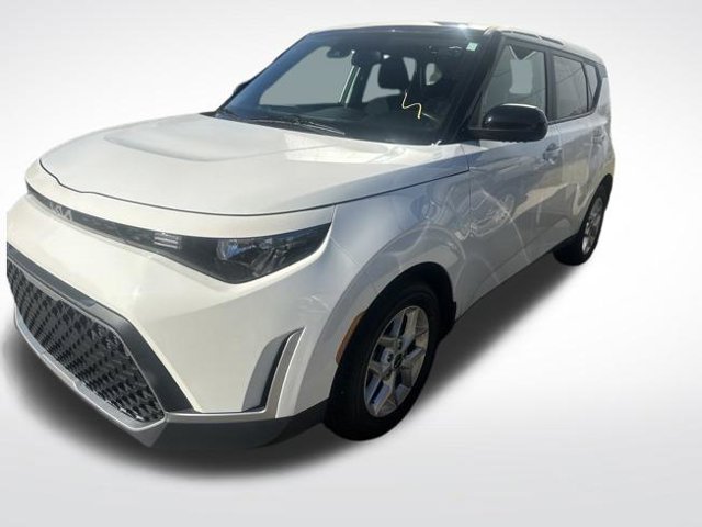 Used 2023 Clear White Kia S image 6