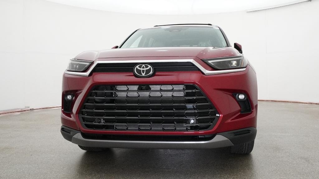 New 2026 Ruby Flare Pearl Toyota Platinum image 3