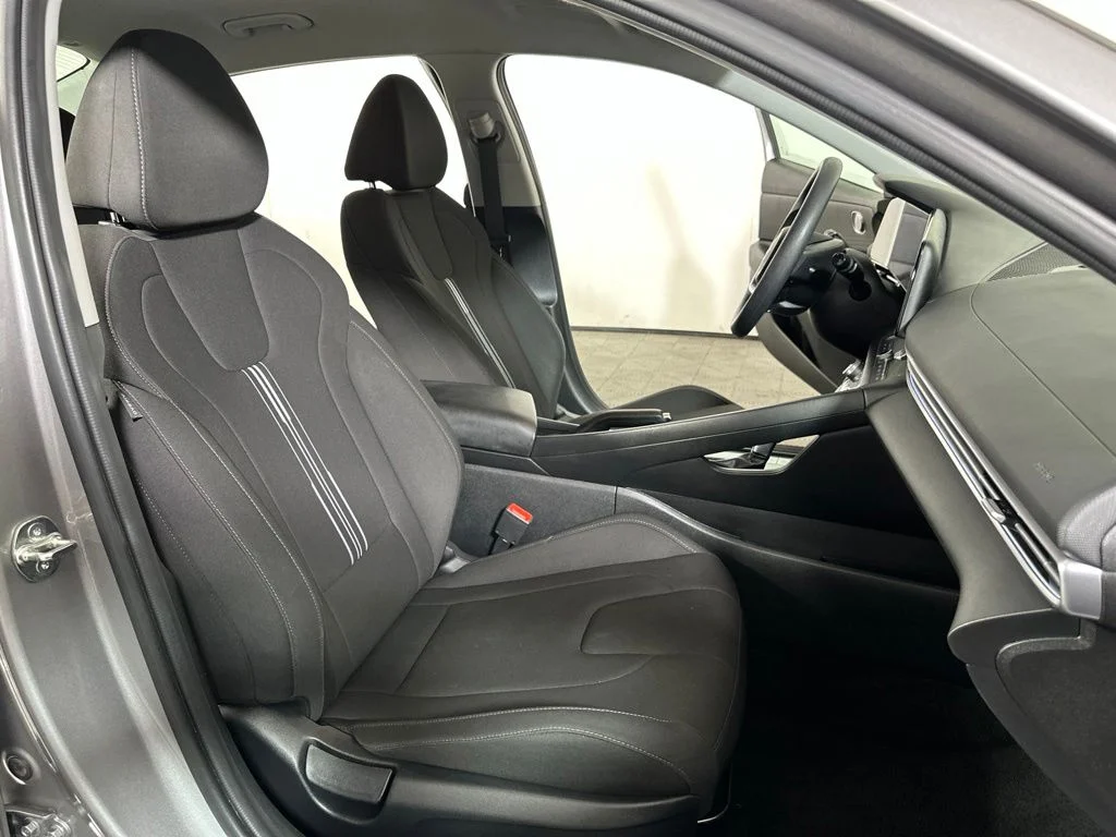 Used 2024 Fluid Metal Hyundai SEL image 24