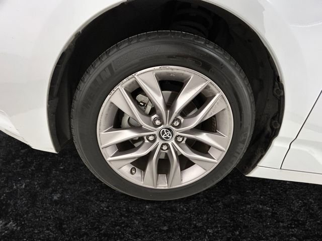 Used 2019 Beige Toyota XLE image 27