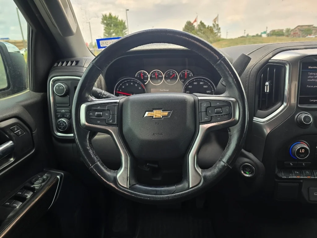 Used 2020 Shadow Gray Metallic Chevrolet LT image 29