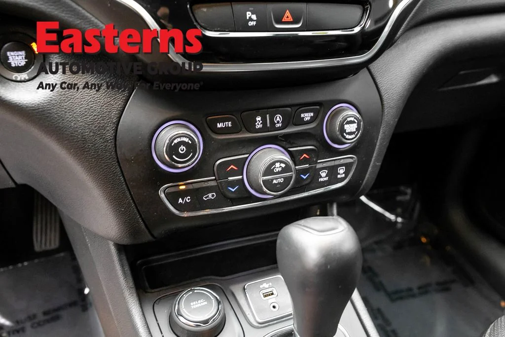 Used 2019 White Jeep Limited image 20