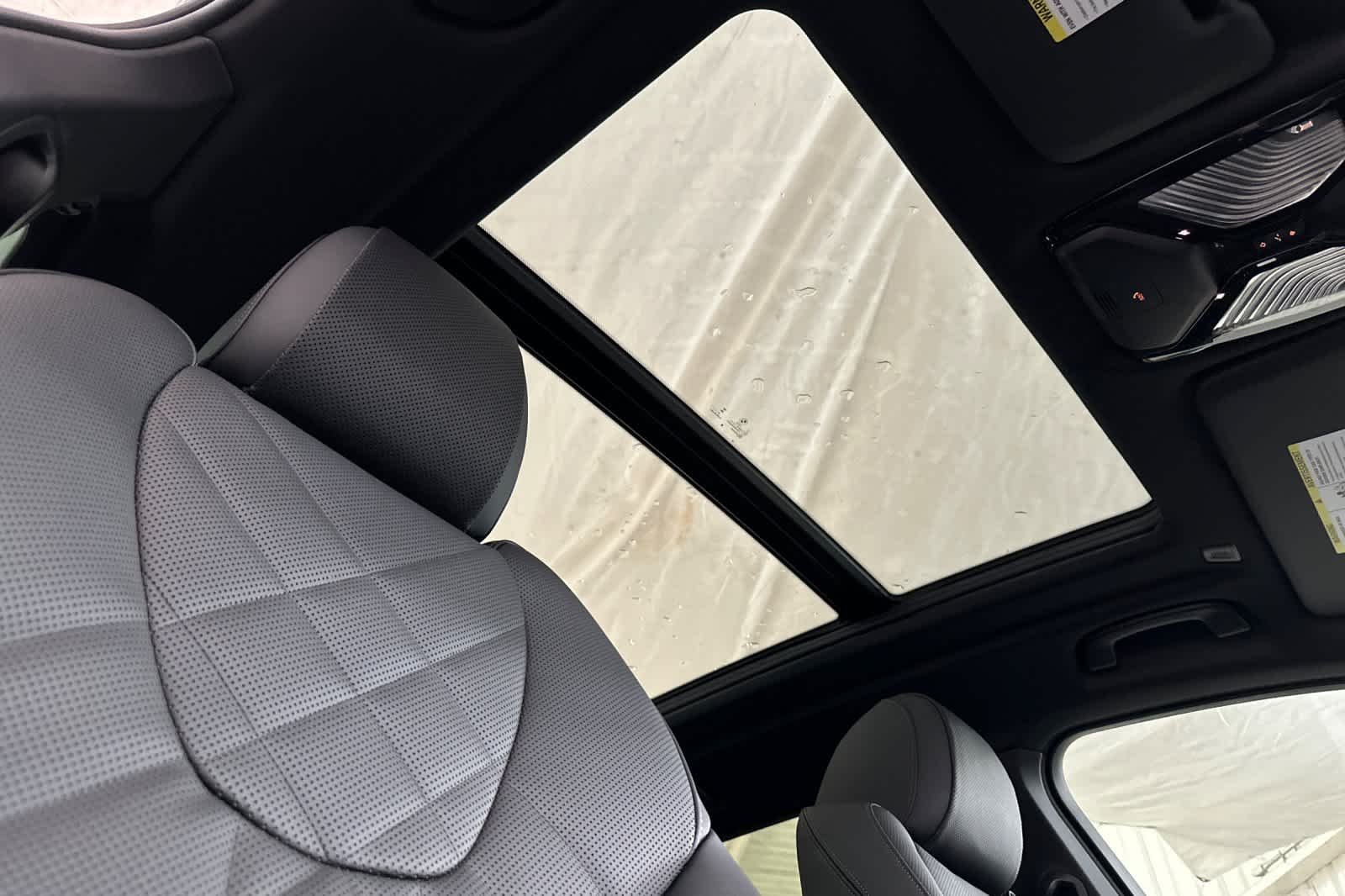 Used 2026 Skyscraper Grey Metallic BMW xDrive40i image 17