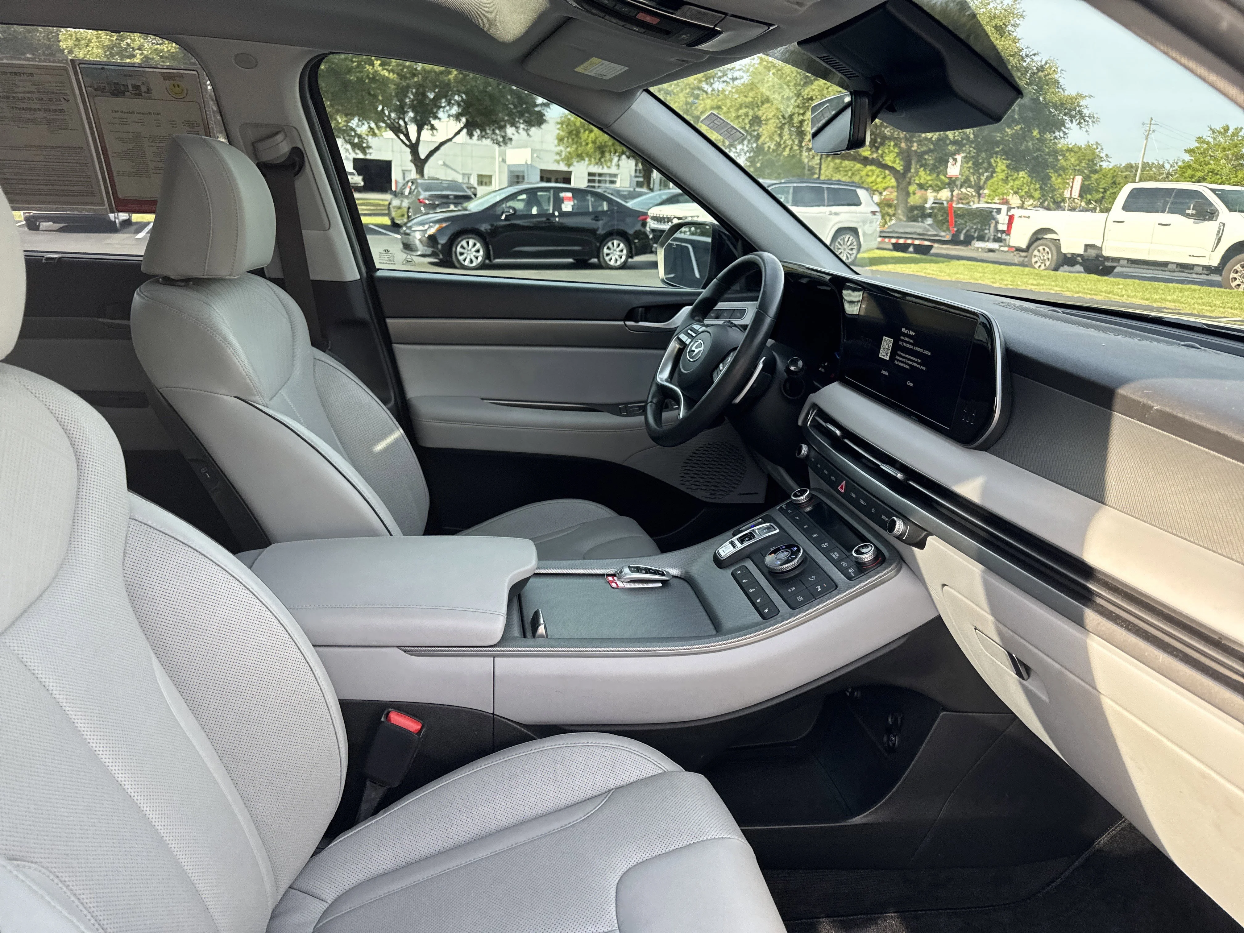 Used 2023 Moonlight Cloud Hyundai SEL image 36