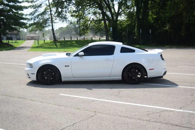 Used 2014 White Ford GT image 18