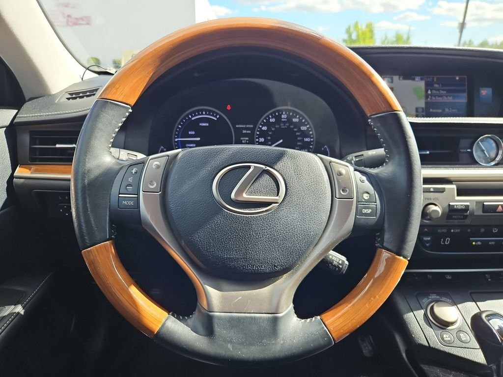 Used 2015 Silver Lexus 300h image 14