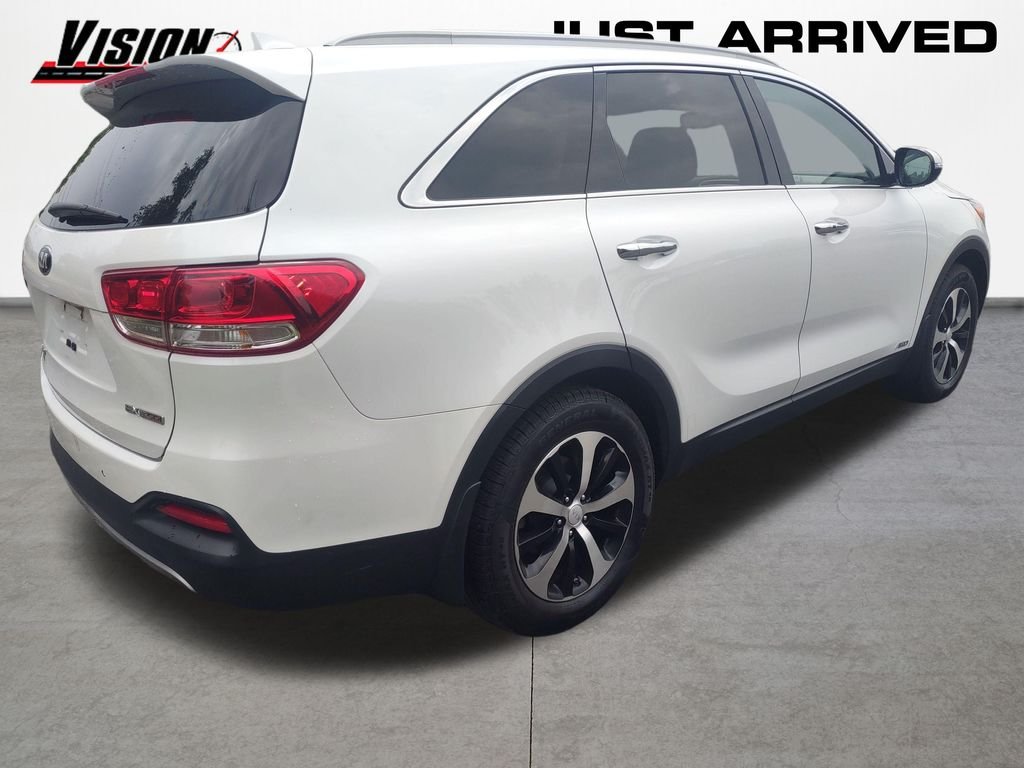 Used 2016 White Kia EX image 5