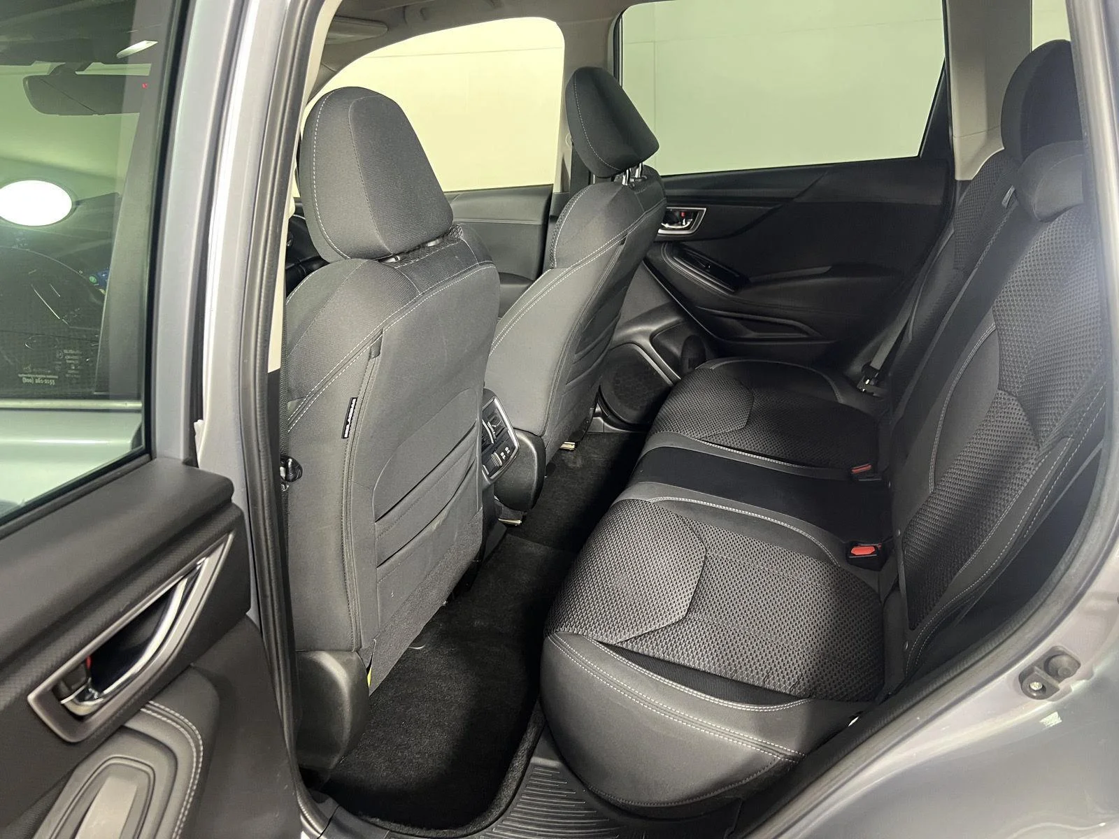 Used 2022 Ice Silver Metallic Subaru Premium image 15