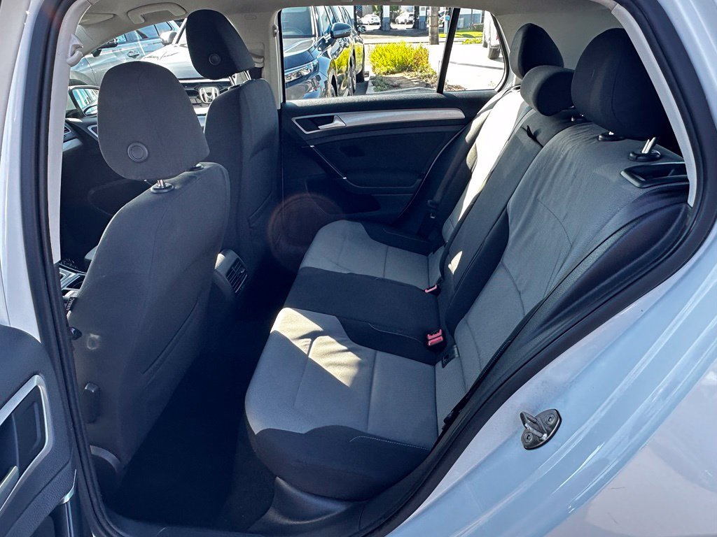 Used 2016 White Volkswagen SE image 22