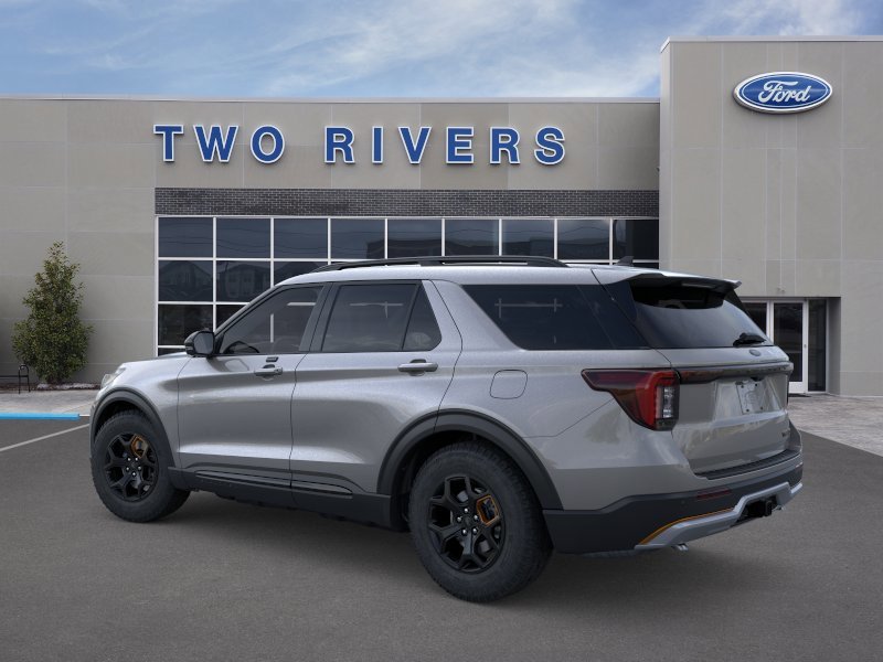 New 2026 Carbonized Gray Metallic Ford Tremor® image 4