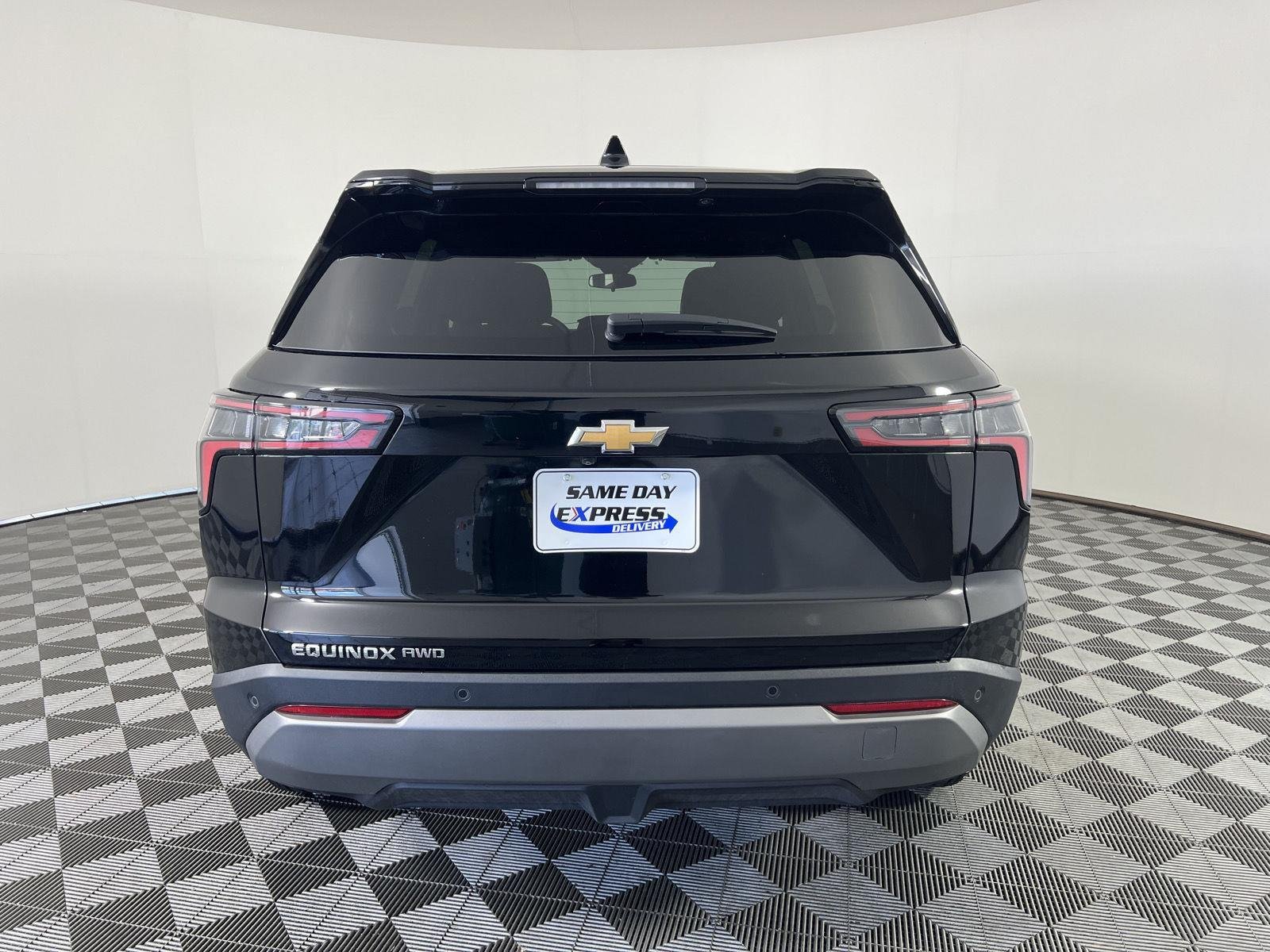 Used 2025 Mosaic Black Metallic Chevrolet AWD LT image 24