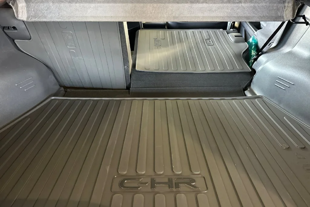 New 2027 Wind Chill Pearl <sup>1</sup> Toyota  XSE image 16