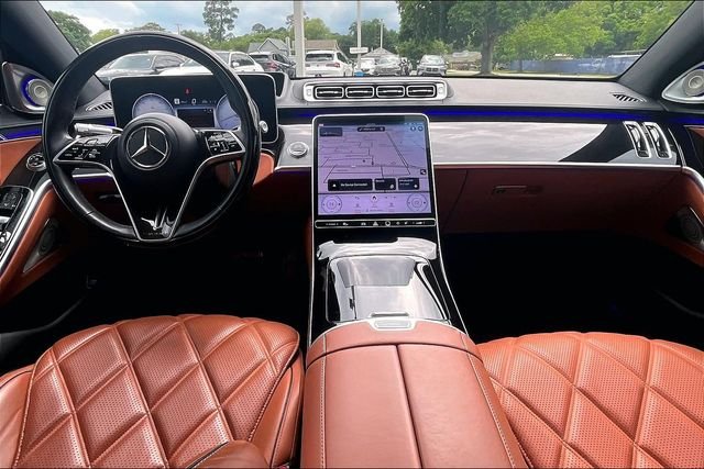 Used 2024 Brown Mercedes-Benz Maybach S 580 image 4