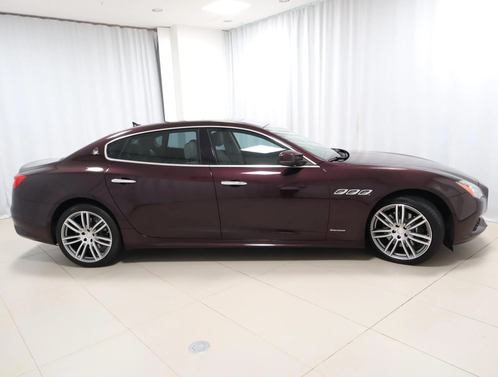 Used 2017 Red Maserati S Q4 GranLusso 3.0L image 6