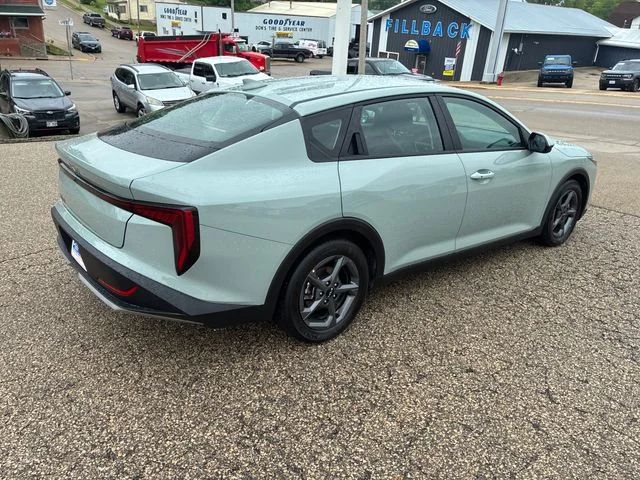 Used 2025 Haze Kia LXS image 8