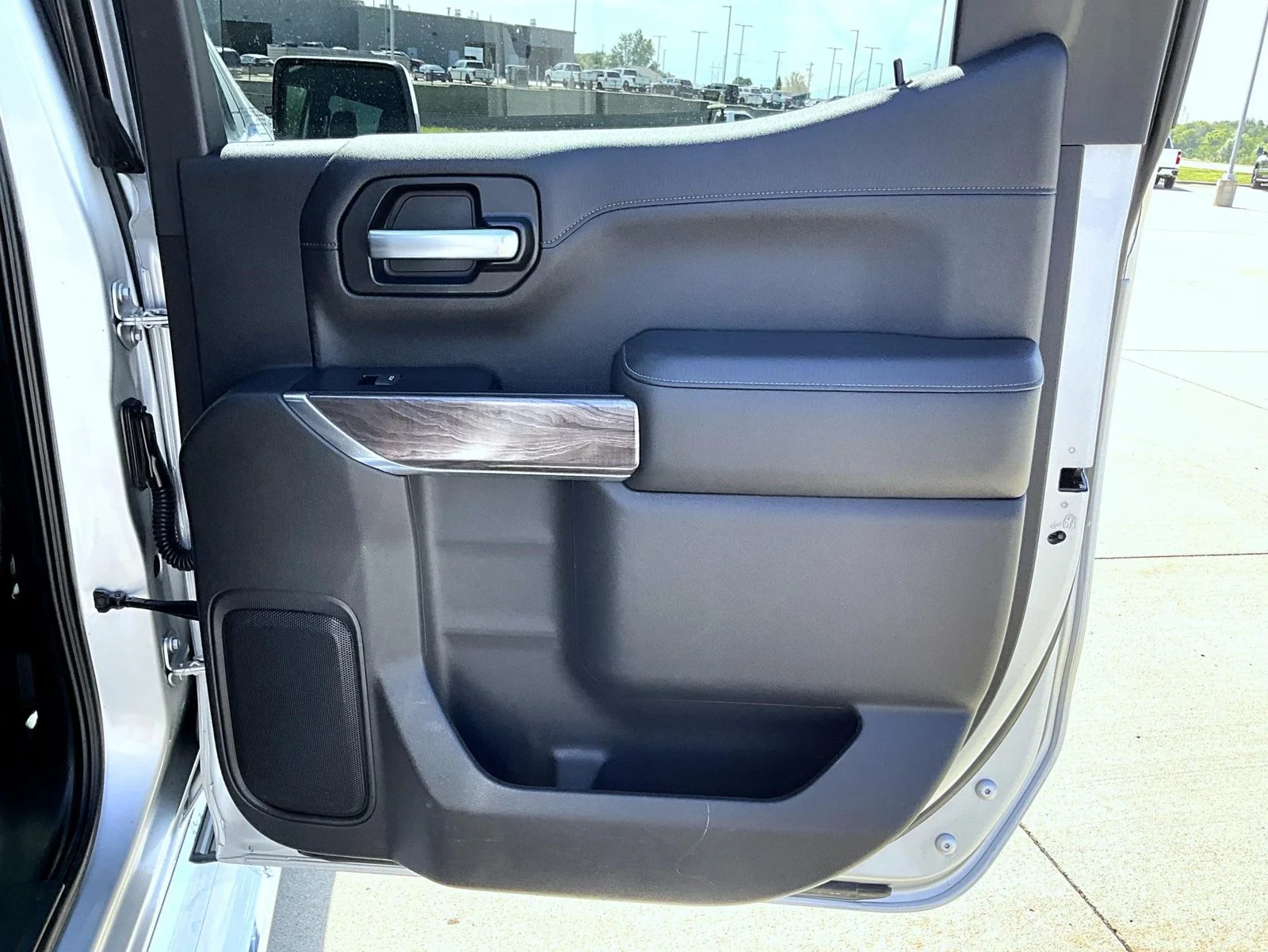 Used 2019 Silver Chevrolet LTZ image 19