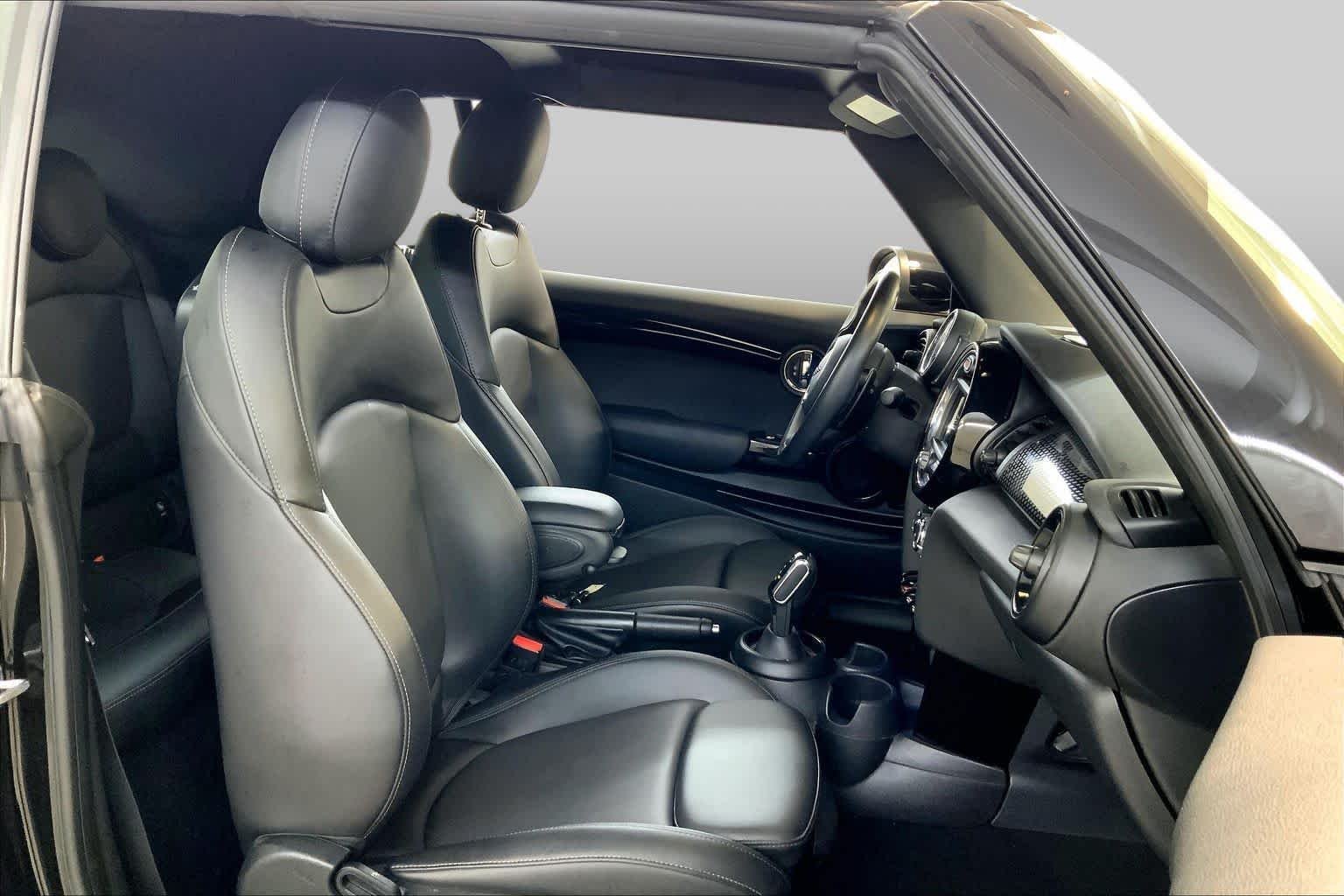 Used 2021 Midnight Black Metallic MINI Cooper S image 8