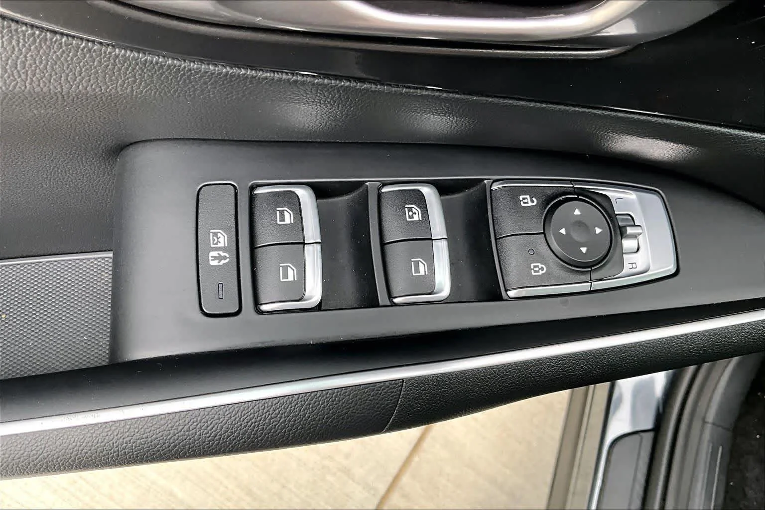 Used 2021 Gravity Grey Kia S image 35