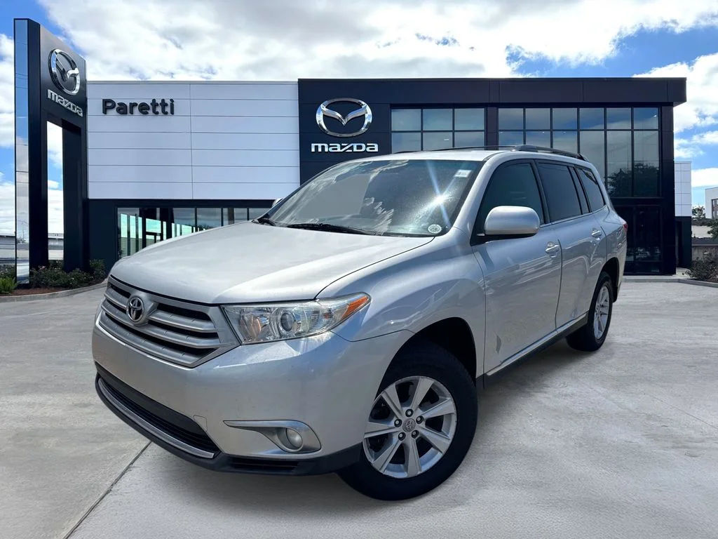 Used 2011 Silver Toyota Base image 1