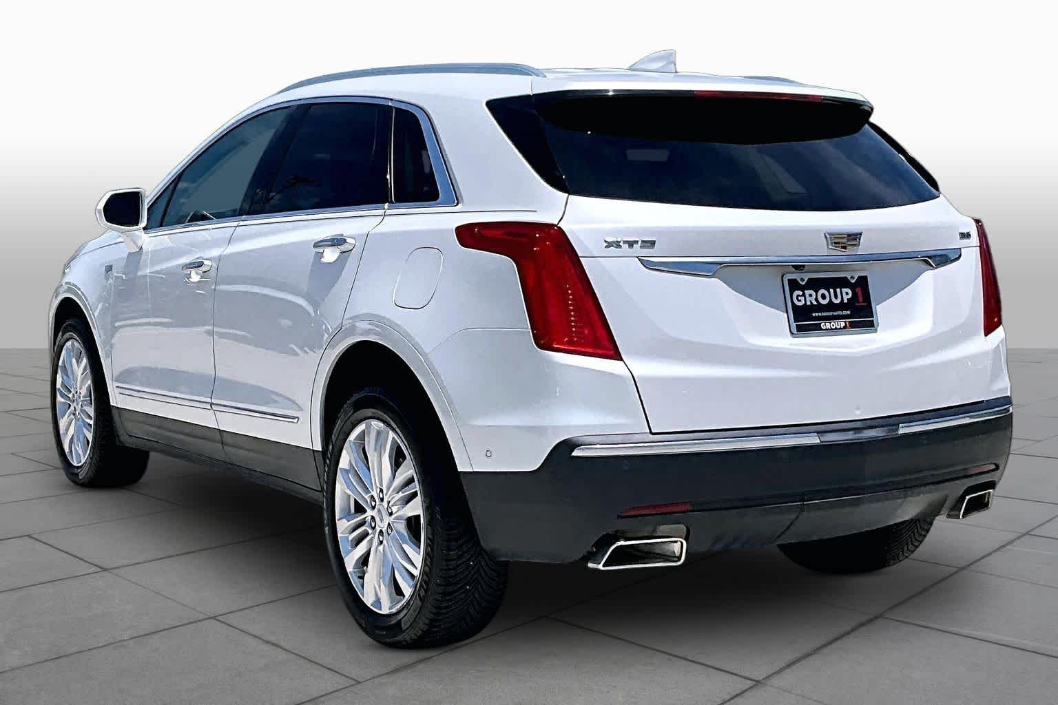 Used 2017 Crystal White Tricoat Cadillac Premium Luxury FWD image 12