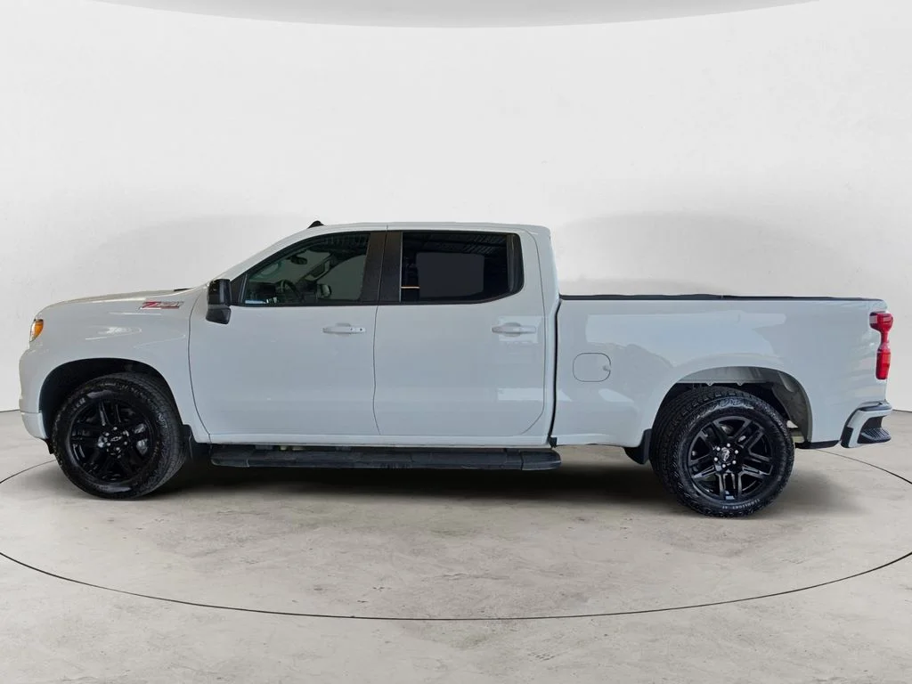 Used 2025 White Chevrolet RST image 8