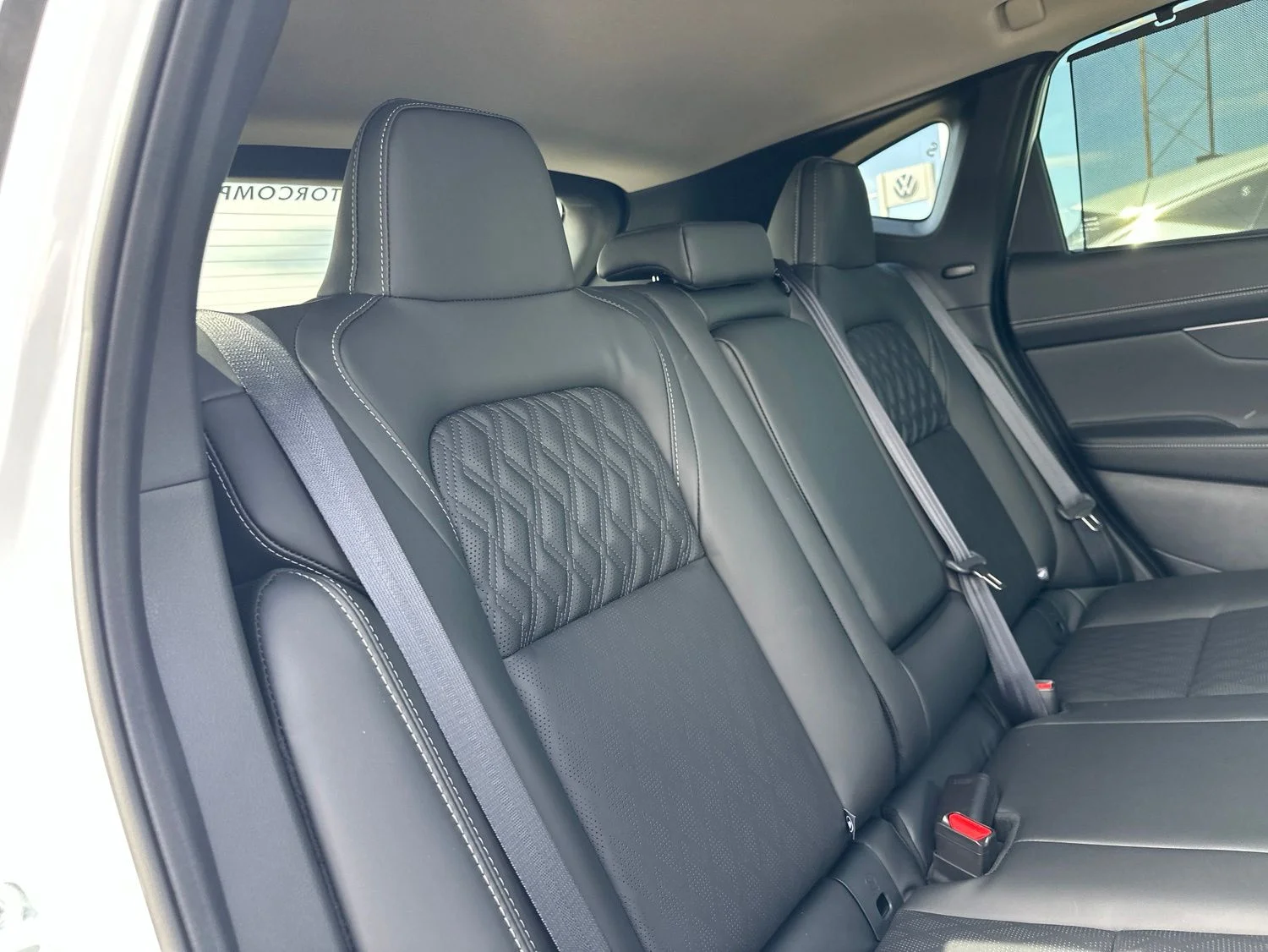 New 2026 Everest White Pearl TriCoat / Super Black Two-tone Nissan Platinum image 25