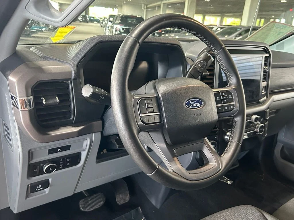 Used 2025 Oxford White Ford XLT image 20